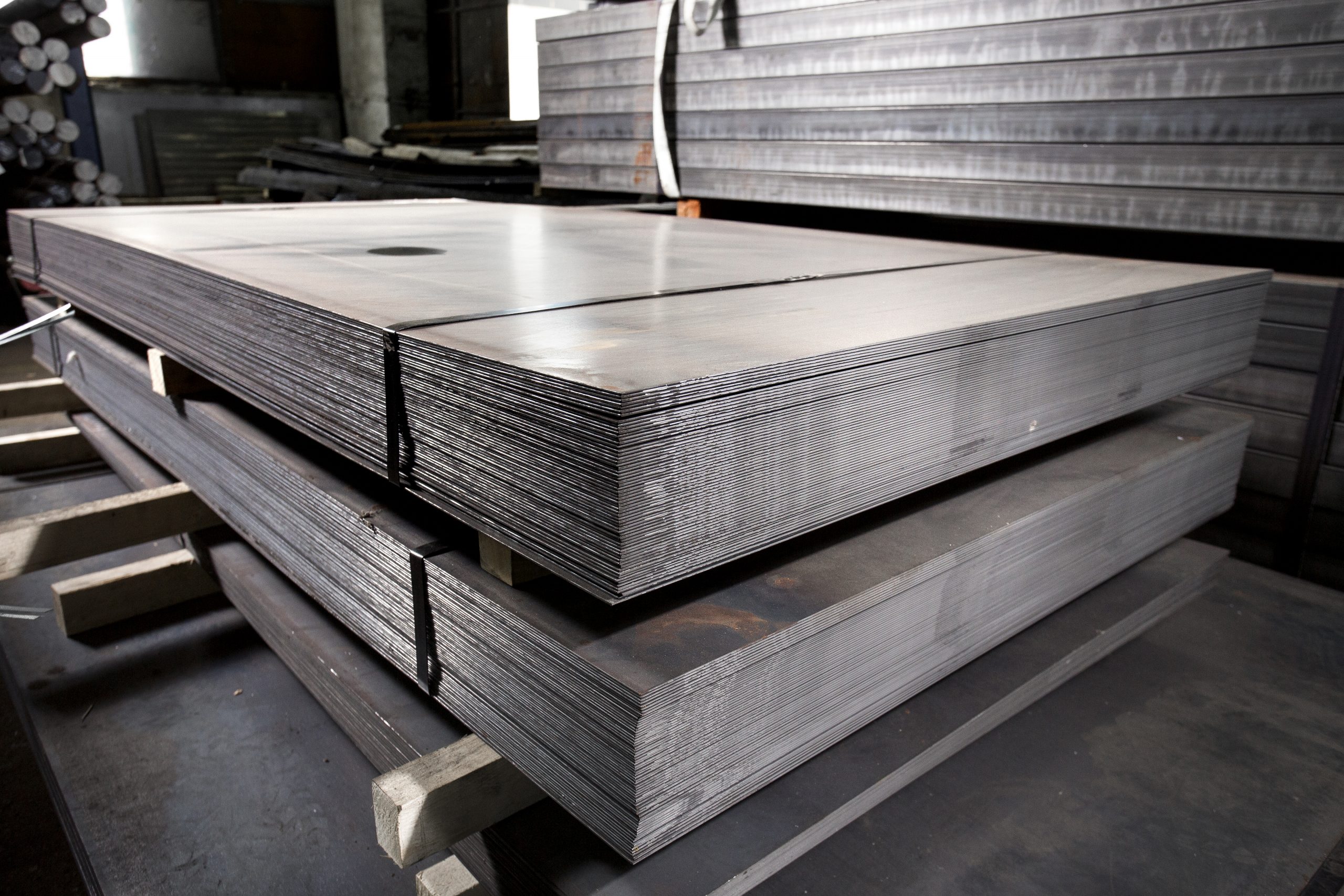 Steel sheet and galvanised sheet
